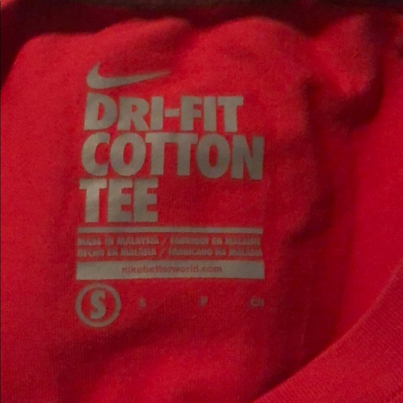 🍀 4/$15! Nike “Make Yourself” Dri-Fit pink shirt Small - Picture 3 of 3